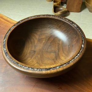 straight-edge-walnut-salad-bowl-with-inlay